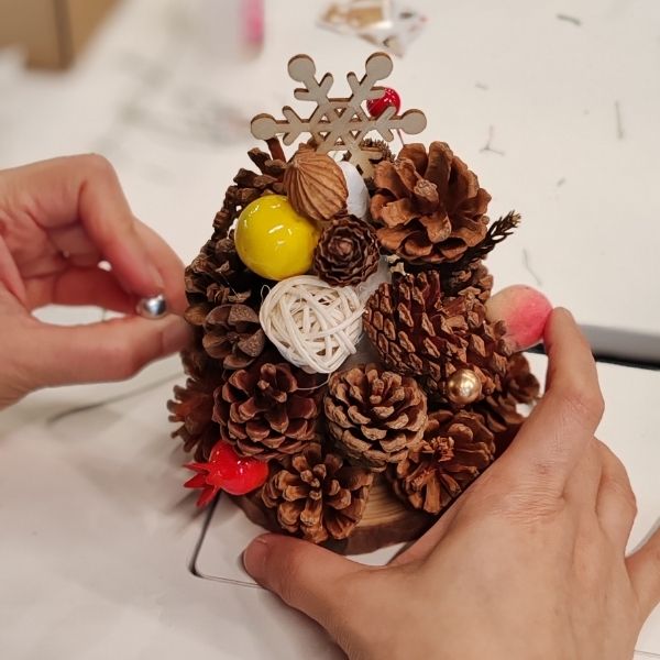 Christmas wreath floral jamming session Fleuriste Singapore