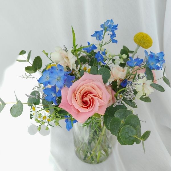 Signature vase arrangement workshop Fleuriste Singapore