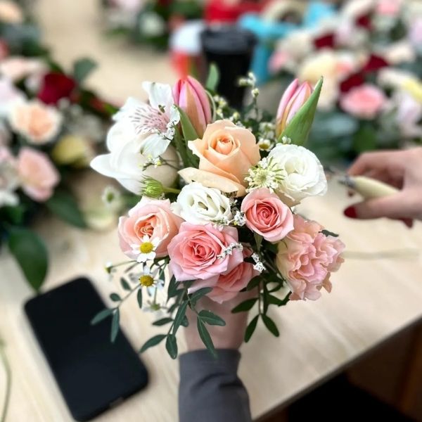 Vase arrangement floral jamming session Fleuriste Singapore